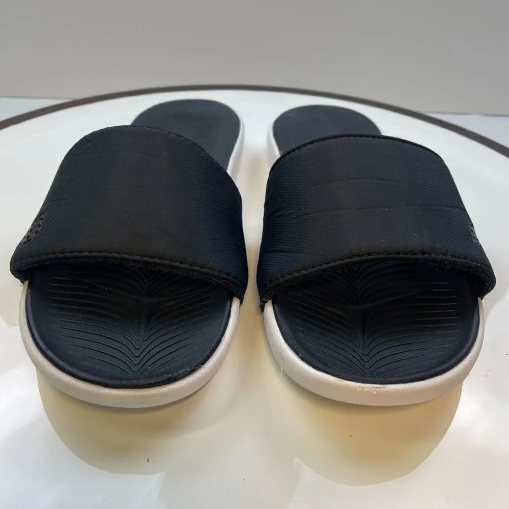 Target Kids Black Flip-flops Size 6Y